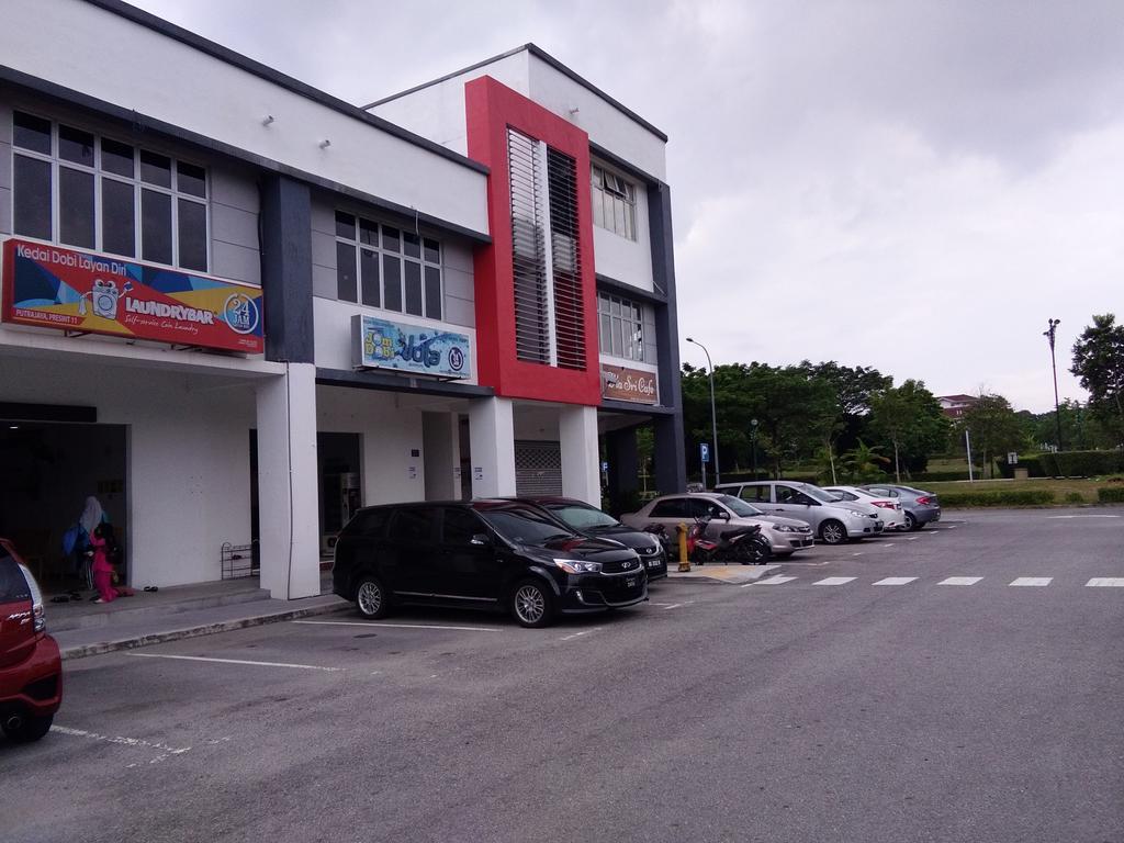 HomeStay D 11 Putrajaya Bagian luar foto